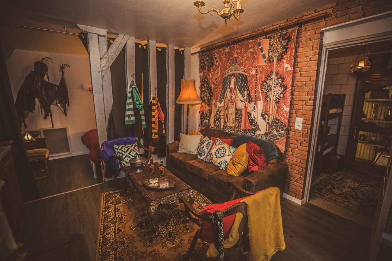 Repaire Du Sorcier Un Apartement Magique Труа Экстерьер фото