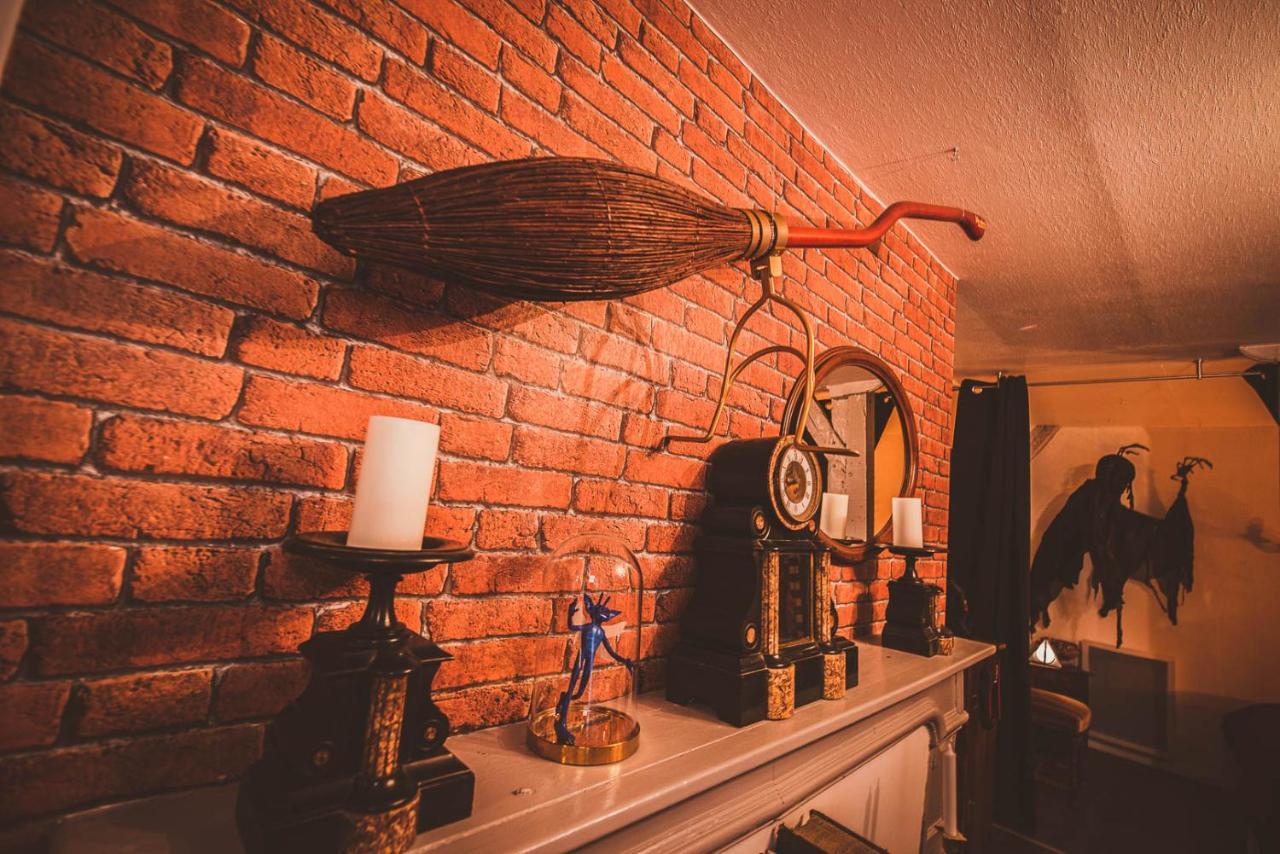 Repaire Du Sorcier Un Apartement Magique Труа Экстерьер фото